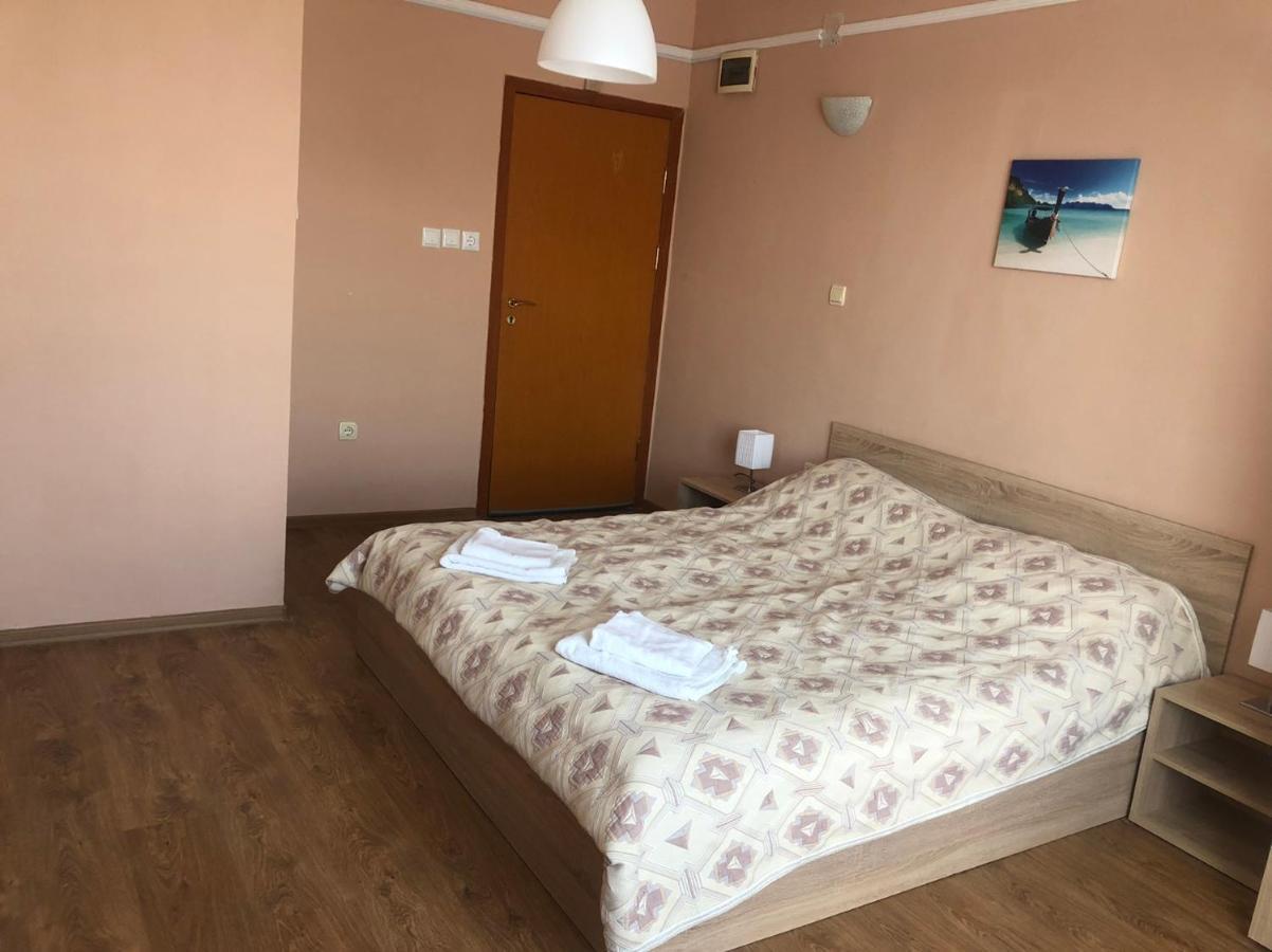Family Hotel Saint Peter セインツ・コンスタンティン＆ヘレナ エクステリア 写真