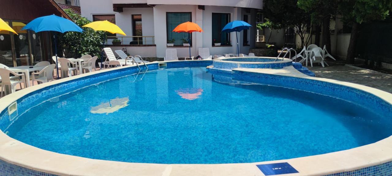Family Hotel Saint Peter セインツ・コンスタンティン＆ヘレナ エクステリア 写真