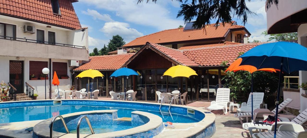 Family Hotel Saint Peter セインツ・コンスタンティン＆ヘレナ エクステリア 写真