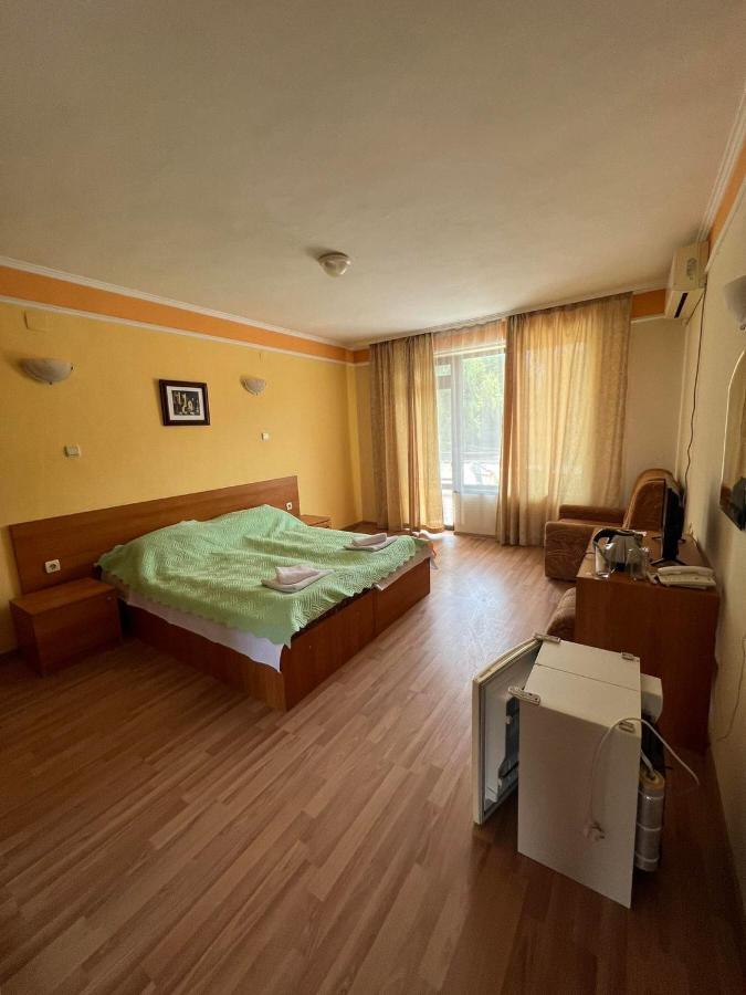 Family Hotel Saint Peter セインツ・コンスタンティン＆ヘレナ エクステリア 写真
